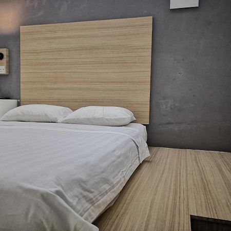 Dragon Door Hotel Sitiawan Exterior foto