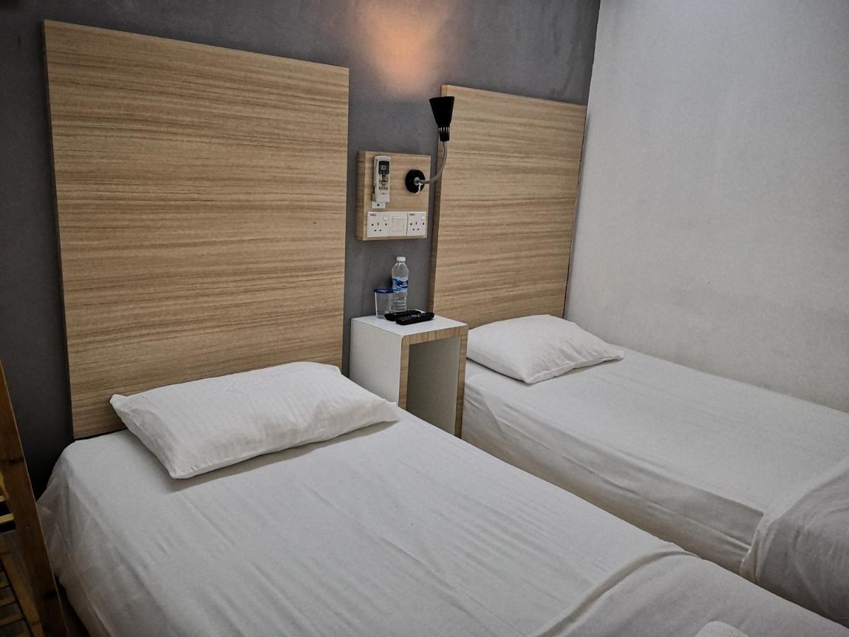Dragon Door Hotel Sitiawan Exterior foto